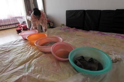 扶风楼上漏水，住户失联，小区没物管，业主维权难！律师来支招……